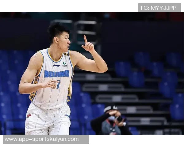 纳斯赞埃奇库姆如老将般沉稳能全能发挥持续影响比赛表现